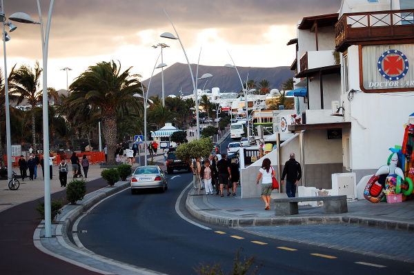 Avenida de las Playas - Bummeln und Shoppen in Puerto del Carmen